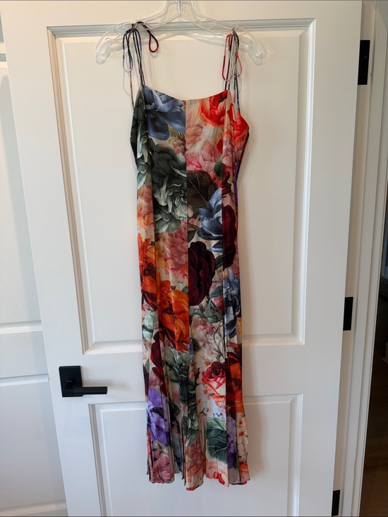 Alice + Olivia Dresses & Skirts - Alice + Olivia ‘Storm Floral’ Maxi Dress - NWT Size 6